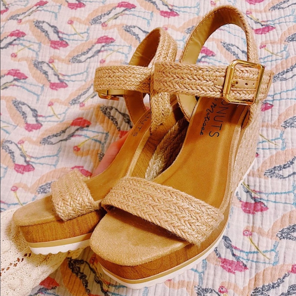 Coconuts by Matisse wedges